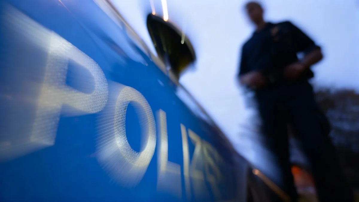 Polizei stoppt Falschfahrer auf der A555 bei Köln