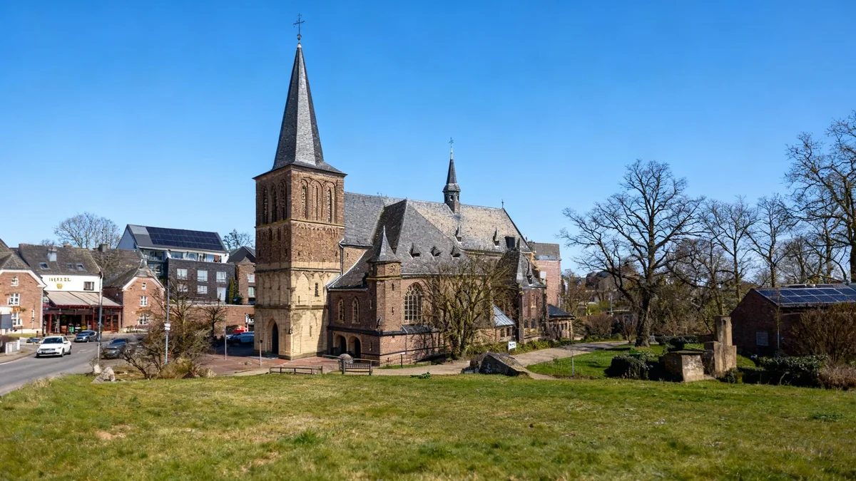 Priester in Rees wegen Belästigungsvorwürfen suspendiert